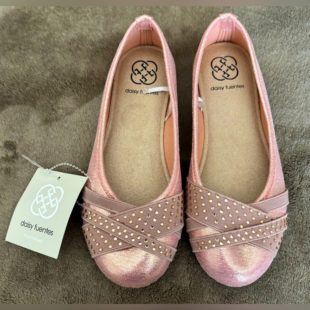 NWT Daisy Fuentes Vegan Pink Slip-On Girls Shoes